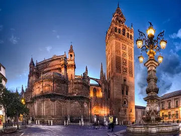 Free walking tour SIVIGLIA DI NOTTE ✧⋆❛100% Intrighi e Leggende❜ 