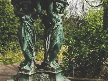 Free tour - Hidden Paris, the legends and fun facts