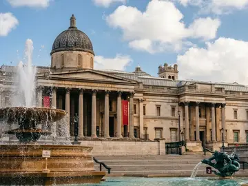 London- An Essential History: Art, Architecture, Politics and Monarchy through the ages.