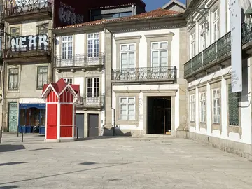 Porto Passeio: A Tale of Tiles, Towers, and Tasteful Delights