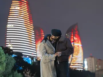 Baku: Servizio Fotografico a Piedi con Fotografo Professionista