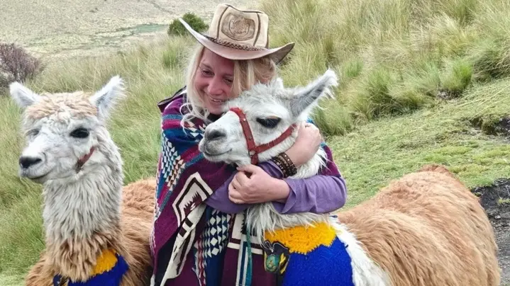 Free tour 🚠 cable car +🌽 Traditional Market