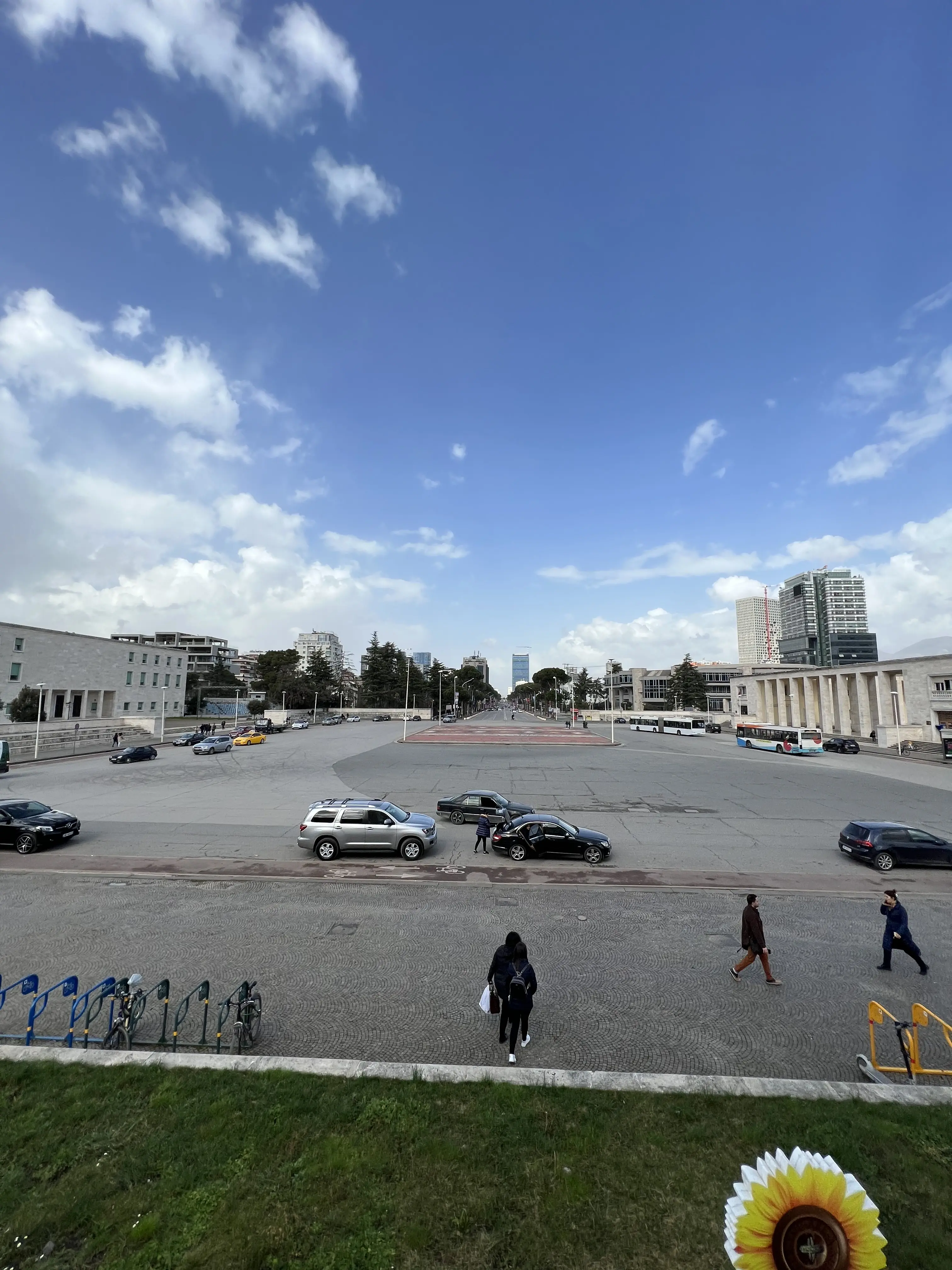La historia de Tirana, la capital de Albania: free tour con Aldo y Eni
