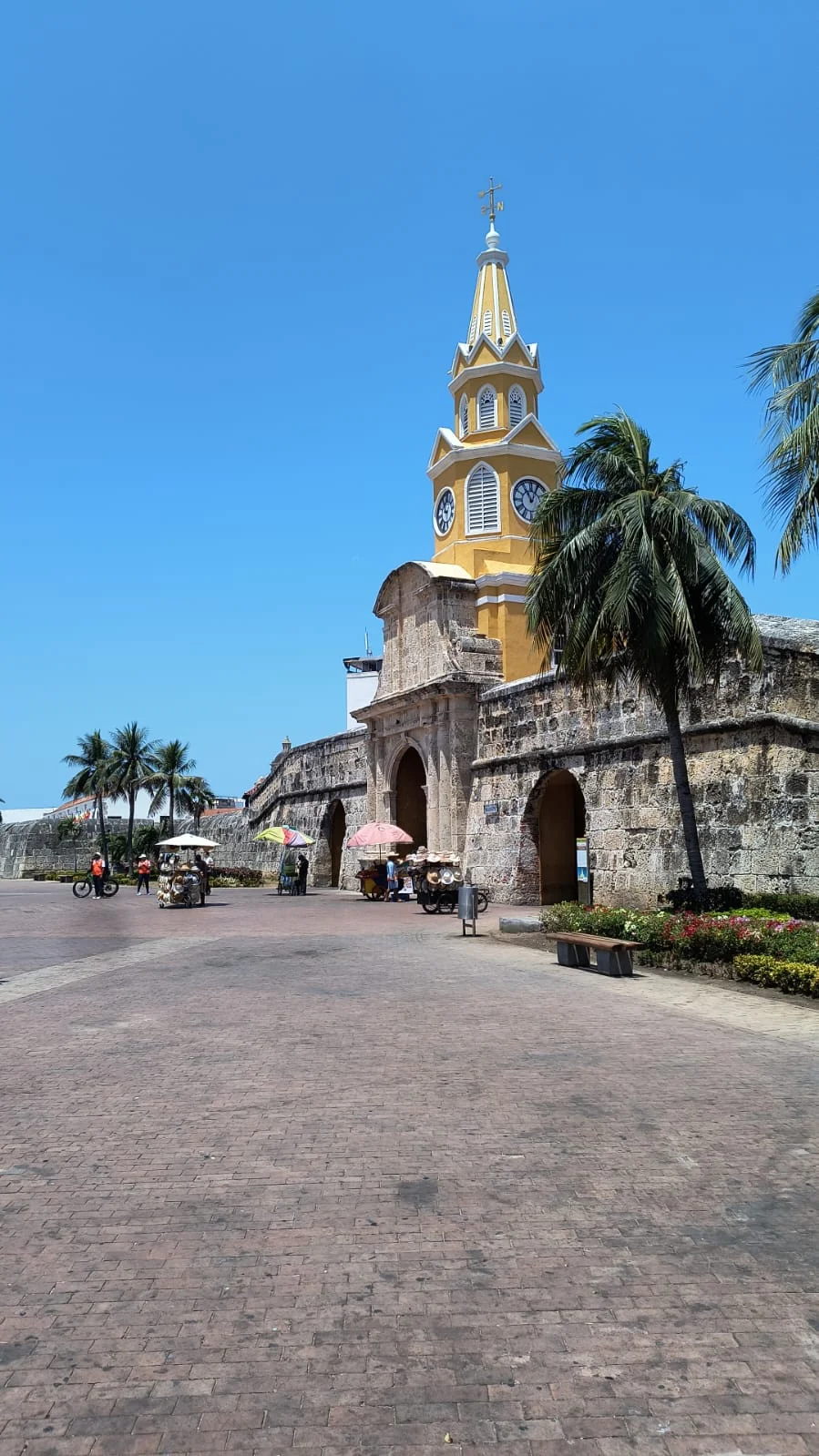 Tour Gratuito "Cartagena de Indias: Un Gioiello Sotto la Colonia".