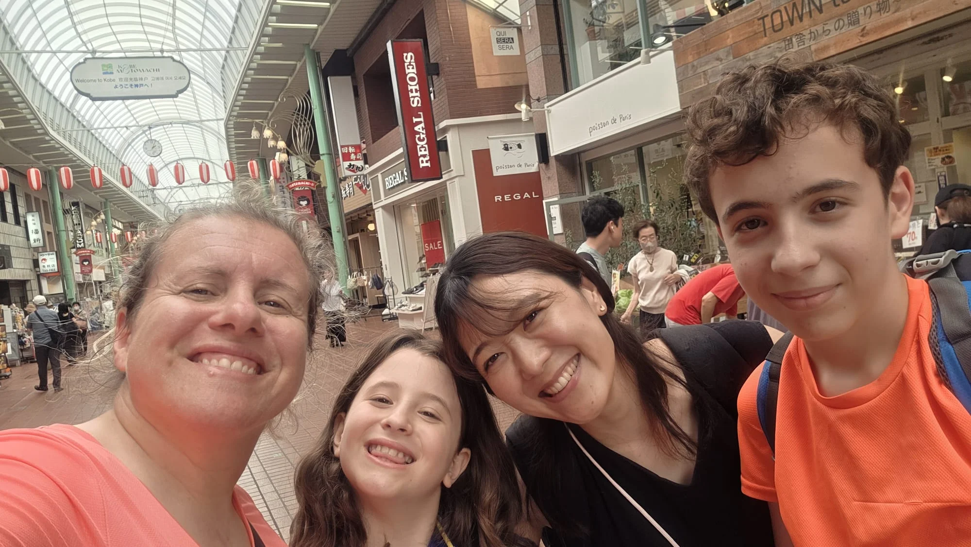 Verstecktes Kobe: Schrein, Kimono, Street Food & Tee — Ein Spaziergang mit Einheimischen