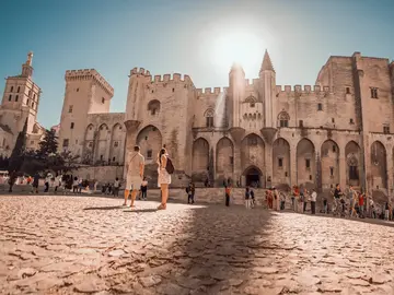 Secretos de la Aviñón medieval, Francia