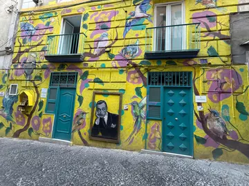 Naples Street Food Walk with Street Art Stories