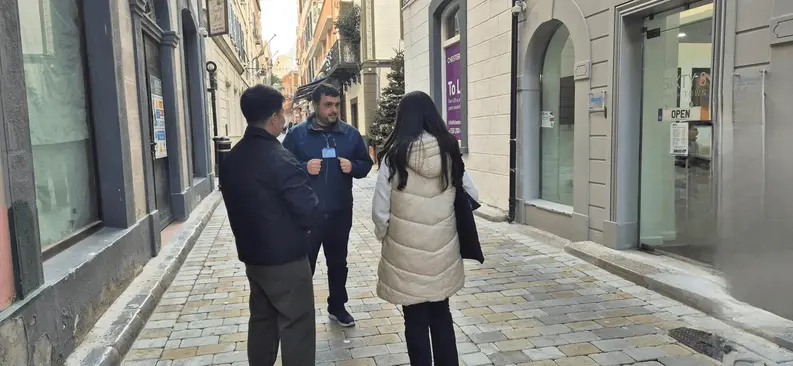 Casemates Square zu den Alameda Botanical Gardens mit Stopps.