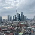 Frankfurt: Más allá de los rascacielos y las salchichas 🌭🏙️