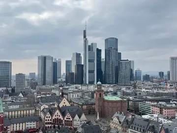 Frankfurt: Más allá de los rascacielos y las salchichas 🌭🏙️