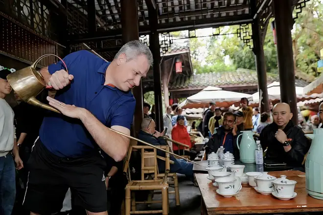 Chengdu Highlights: Culture & Food Walk Tour