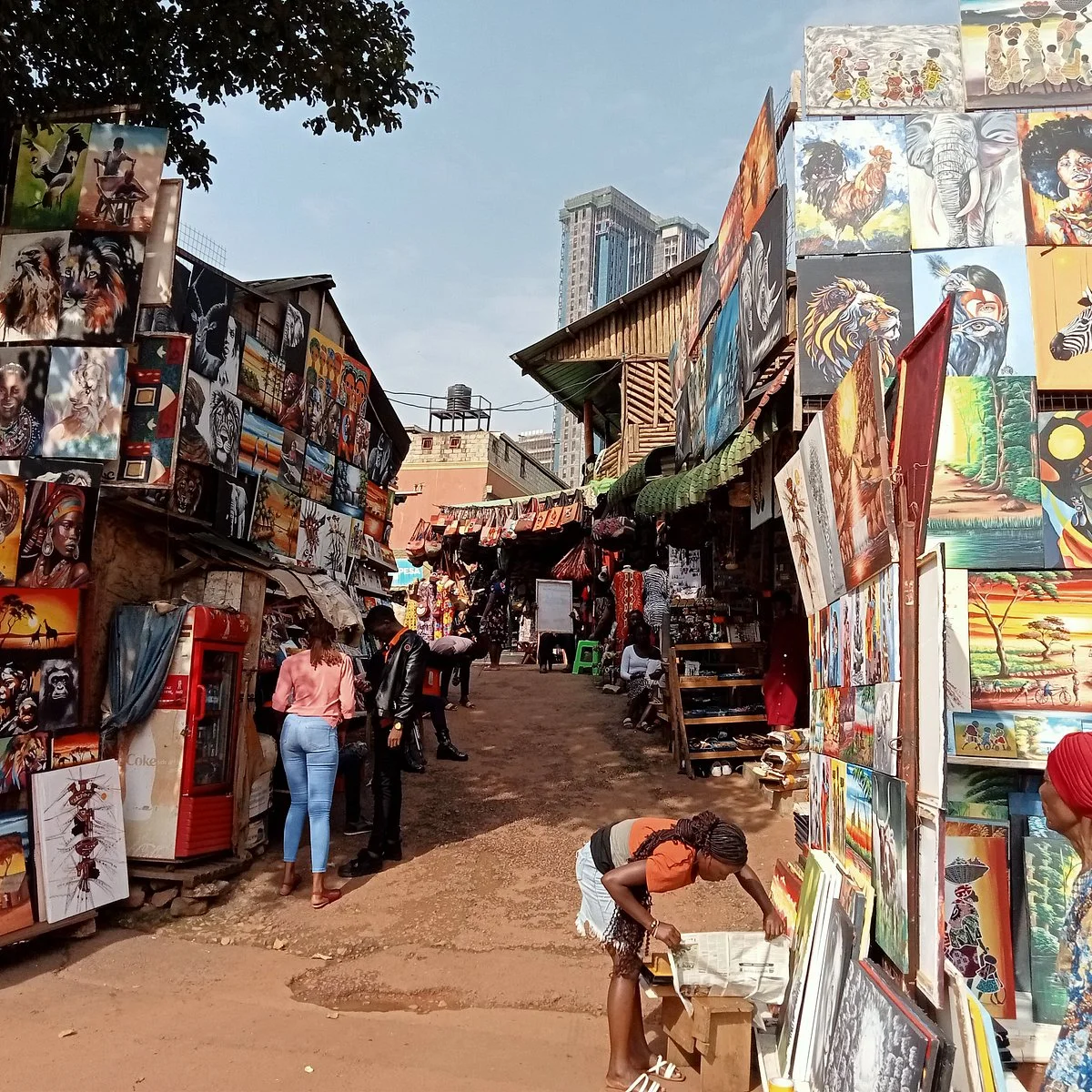 DESCUBRIENDO LAS TESOROS OCULTOS DE KAMPALA Y UGANDA