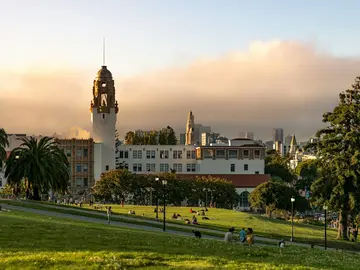 Misión – Tour por Castro: Arte, Murales e Historia