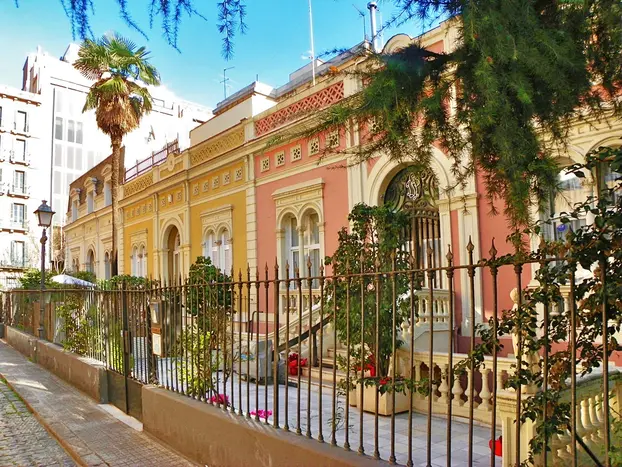 Hidden Modernism: Bourgeoisie, Slavery and the Birth of the Eixample
