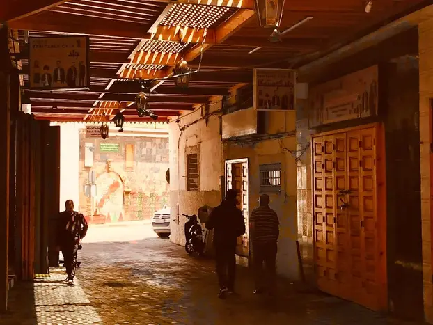 Il fascino della vecchia medina e i suoi labirinti