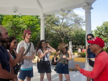 ⭐Tour Essenziale di Cartagena: Icone della Città Murata e Strade Vibranti di Getsemaní