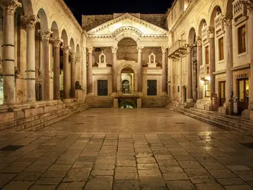 Evening Tour of Diocletian’s Palace with a True Local