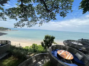 Pattaya, Thailand: Wanderung auf den Gipfeln der High Hills. Versteckter, atemberaubender Aussichtspunkt