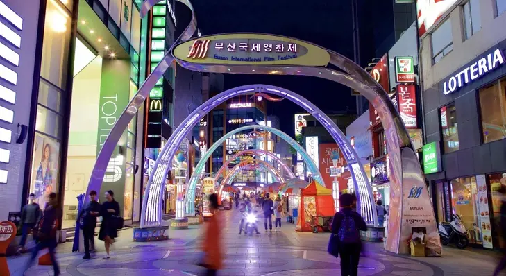Nampo & Yeongdo Night Lights: Old Streets, Harbor Views & Local Snacks