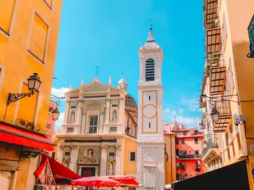 Viaje a través del tiempo: descubriendo la evolución histórica y cultural de Niza