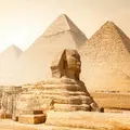 Piramidi di Giza: un viaggio nel tempo