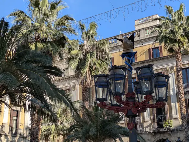 Old Town Dragons: a Bestiary of El Gòtic