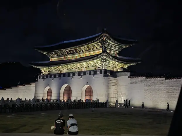 📸 Snapshots in Hanbok 🎎 Your Photoshoot at Gyeongbokgung Palace! 📸 