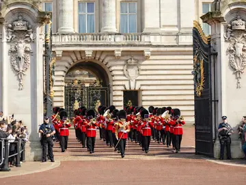 London- An Essential History: Art, Architecture, Politics and Monarchy through the ages.