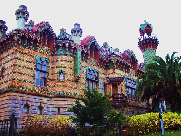 Free Tour - Comillas: modernist, maritime, and cinematic!