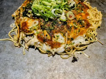 Hiroshima Okonomiyaki Food Walking Tour mit einem zertifizierten Lebensmittelspezialisten