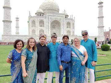 Taj Mahal Sunrise Free Guided Tour 