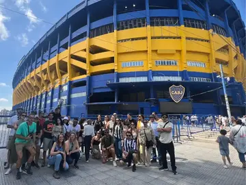 Visita il colorato quartiere di La Boca con due persone del posto