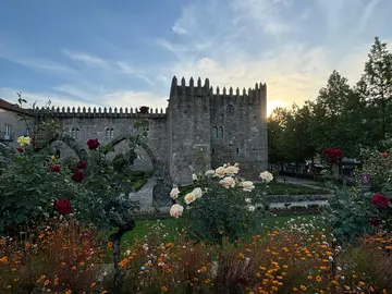 Immersive walking tour with tasks