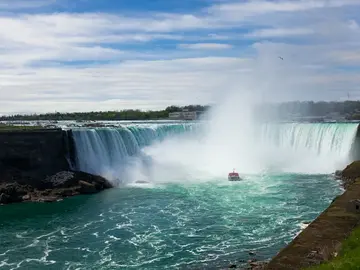 Best of Niagara Falls Walking Tour: Stories, Secrets & Must-See Spots