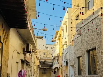 Spazieren durch das alte Manama, die Stadt der Vielfalt
