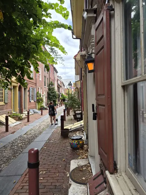 From the Beginning: A Free Walking Tour of Old City Philadelphia