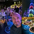 Tour Romántico en Bicicleta Nocturna: Mercado Nocturno, Torres Gemelas y Fuente de Bambú