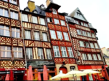 Historical and legendary tour of Rennes' city centre