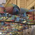 Victory Avenue e l'Umbrella Passage di sera