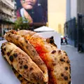 Passeggiata tra il cibo di strada di Napoli e le storie di Street Art