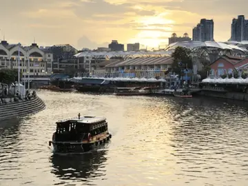Paseo por el río Singapur: un recorrido histórico, con caballos y emociones a toda velocidad