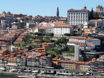 Free walking tour through the old town of Porto in German