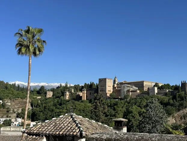 Free tour of Granada's emblematic neighborhoods: Albayzin and Sacromonte