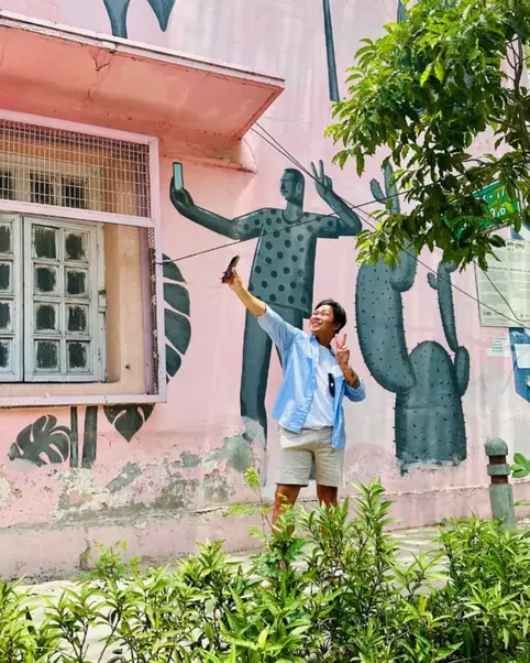 Delhi Street Art & Lodhi Garden Walking Tour 
