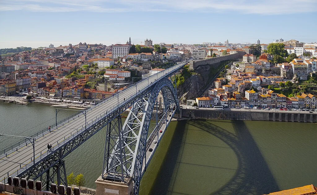 Discover the Best of Porto on Foot and Enjoy the Beautiful City Views.
