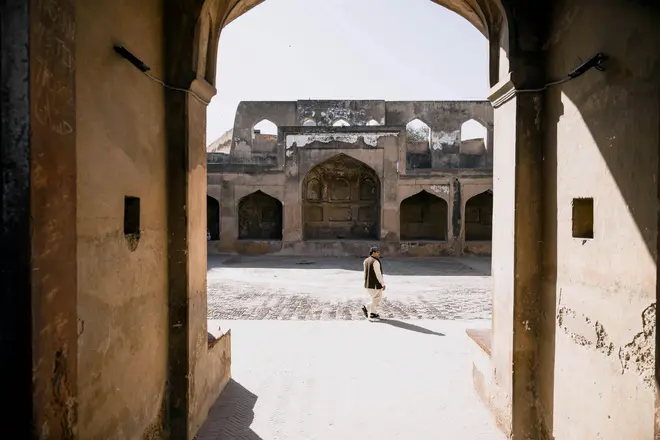 Old Delhi: Street Food, Temples & Spice Market Walk