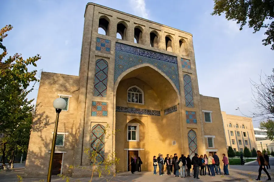 🌹🌹🌹 Il miglior free walking tour con la storia. Architettura antica, moderna e modernista del periodo sovietico