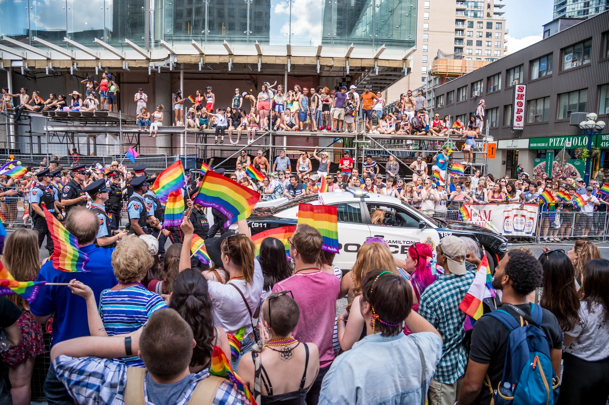Tour Gratuito: Un Paseo por la Historia LGBTQ de Toronto