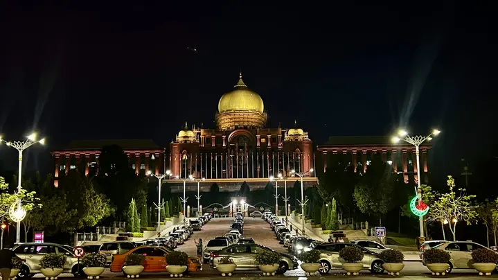 Putrajaya Night Lights Walk: Iconic Buildings and Hidden Stories