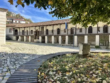 Berat Walking Tour: 2400 years of glory